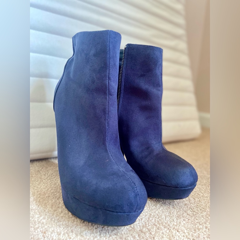 Sole Society, man-made suede, deep blue, high heeled boots in size 8